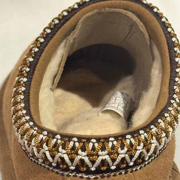 UGG Tasman Slipper/Shoe. Little Kid Size 13 in Chestnut. Like new condition! - Picture 8 of 10